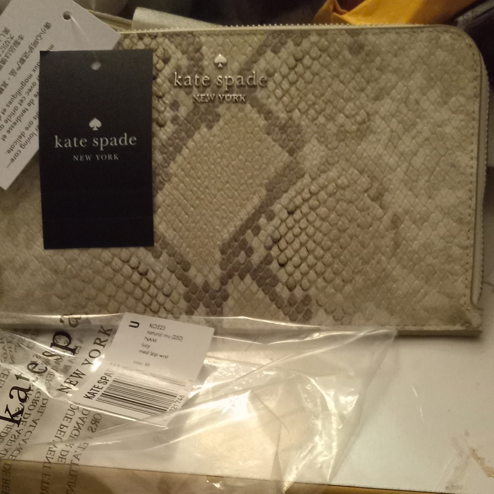 New,tags,kate spade natural multi snake embossed leather zip wristlet 3card slot